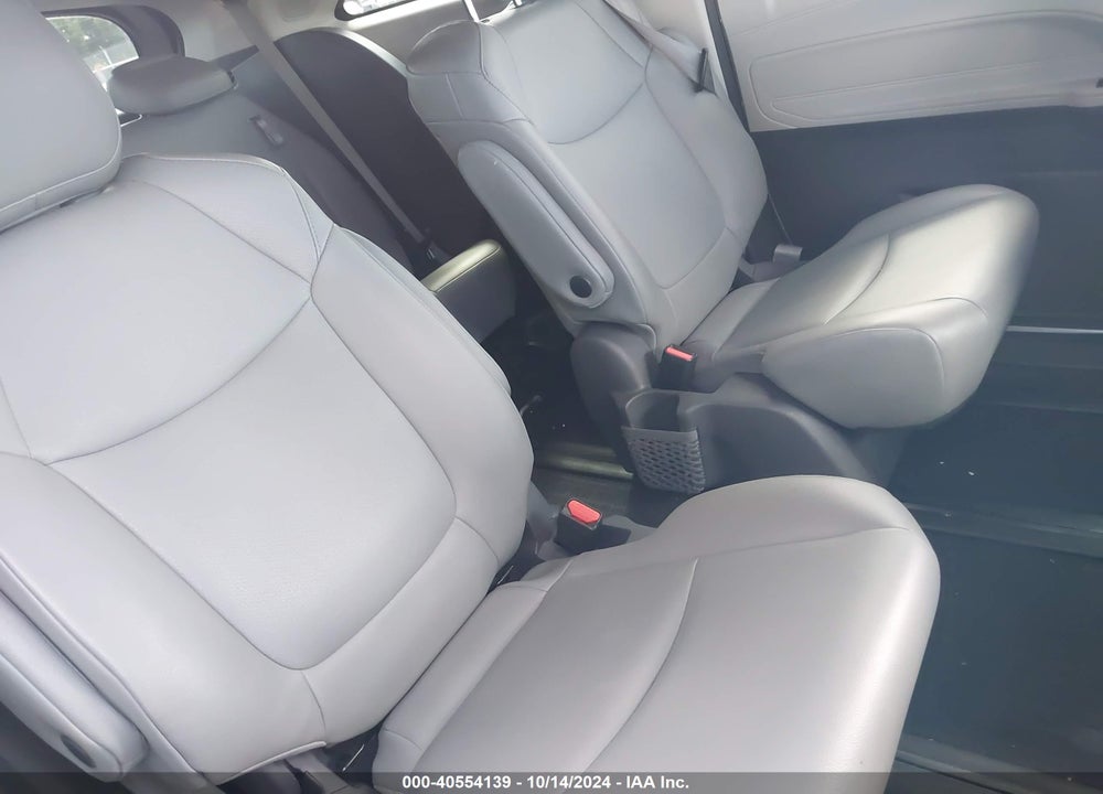 2021 TOYOTA SIENNA XLE VIN: 5TDJRKEC9MS027015