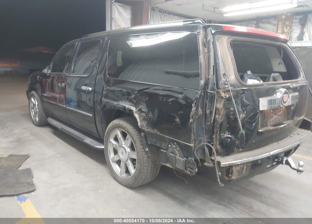 2013 CADILLAC ESCALADE ESV LUXURY VIN: 1GYS4HEF0DR262878