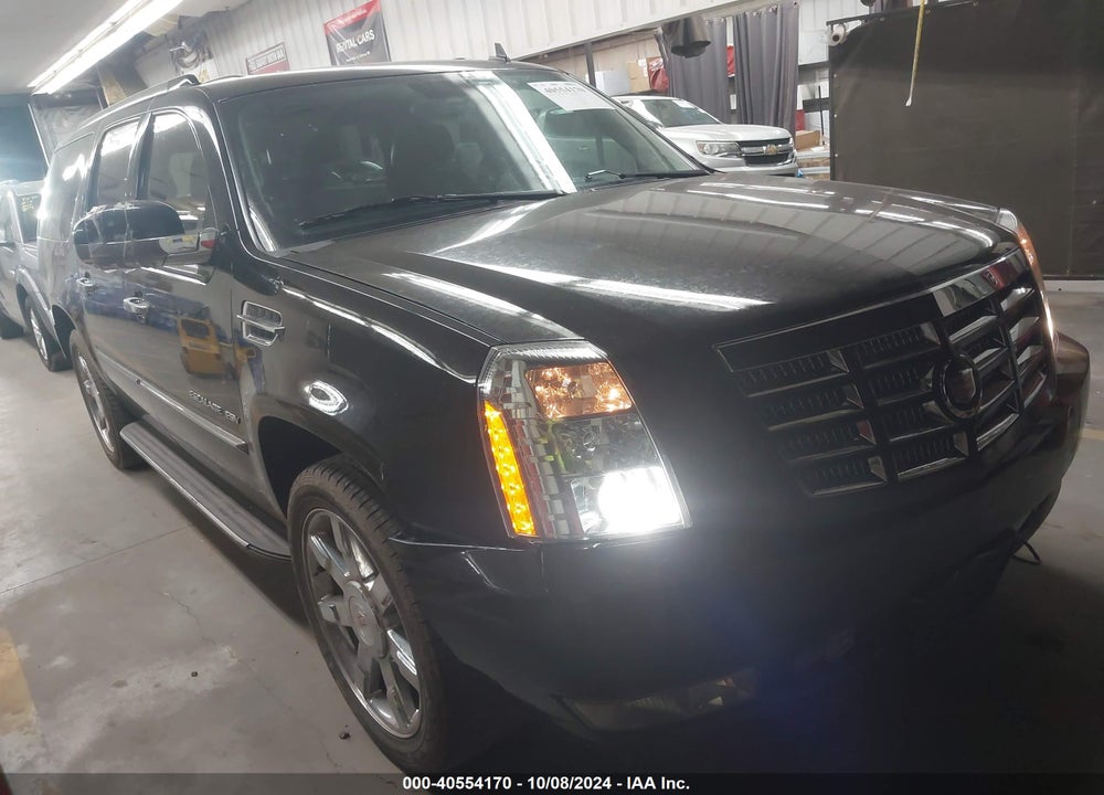2013 CADILLAC ESCALADE ESV LUXURY VIN: 1GYS4HEF0DR262878