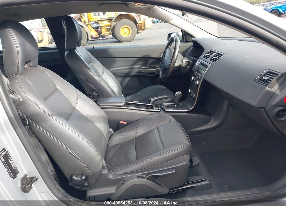 2010 VOLVO C30 T5/T5 R-DESIGN VIN: YV1672MK0A2180741