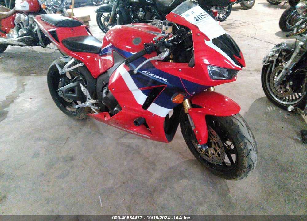 2021 HONDA CBR600 RR VIN: JH2PC40J4MK700286