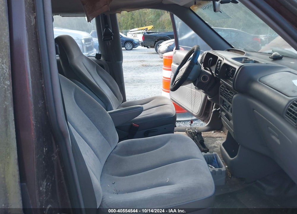 1995 DODGE CARAVAN VIN: 2B4GH2538SR258827