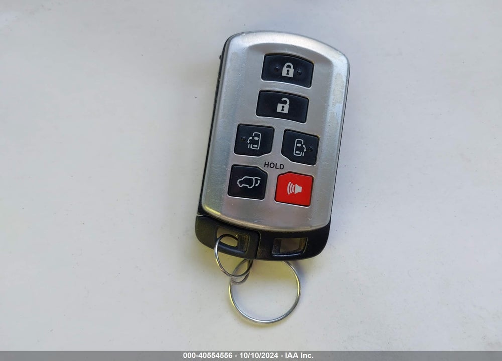 2011 TOYOTA SIENNA XLE VIN: 5TDDK3DC3BS017120