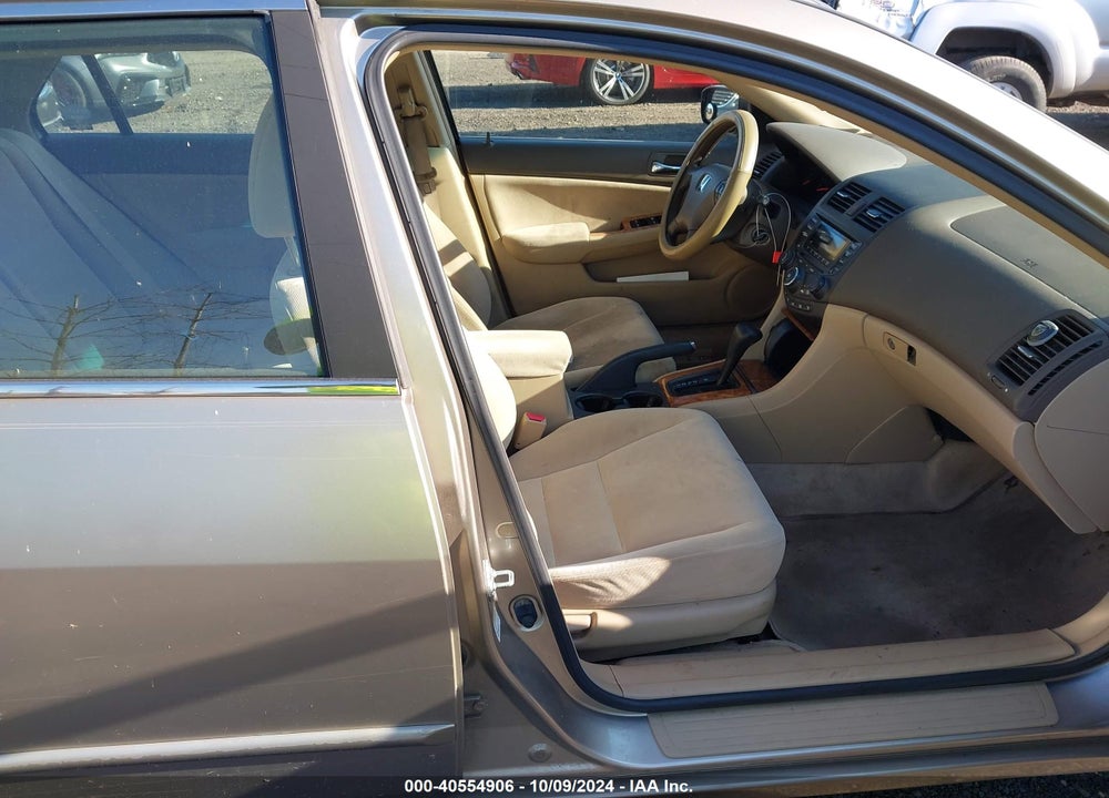 2003 HONDA ACCORD 2.4 EX VIN: JHMCM56683C023649