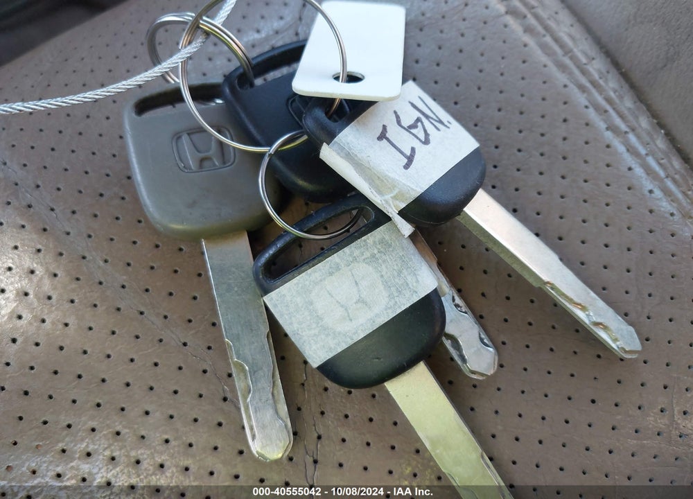 2004 HONDA PILOT EX-L VIN: 2HKYF18644H546356