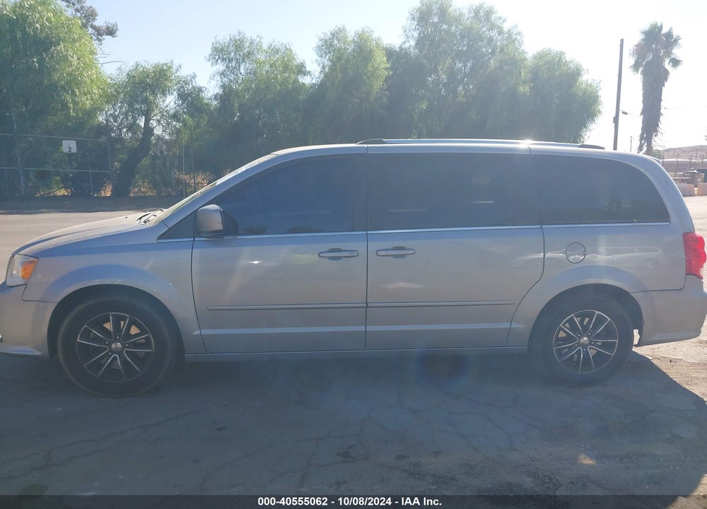 2017 DODGE GRAND CARAVAN SXT VIN: 2C4RDGCG7HR566557