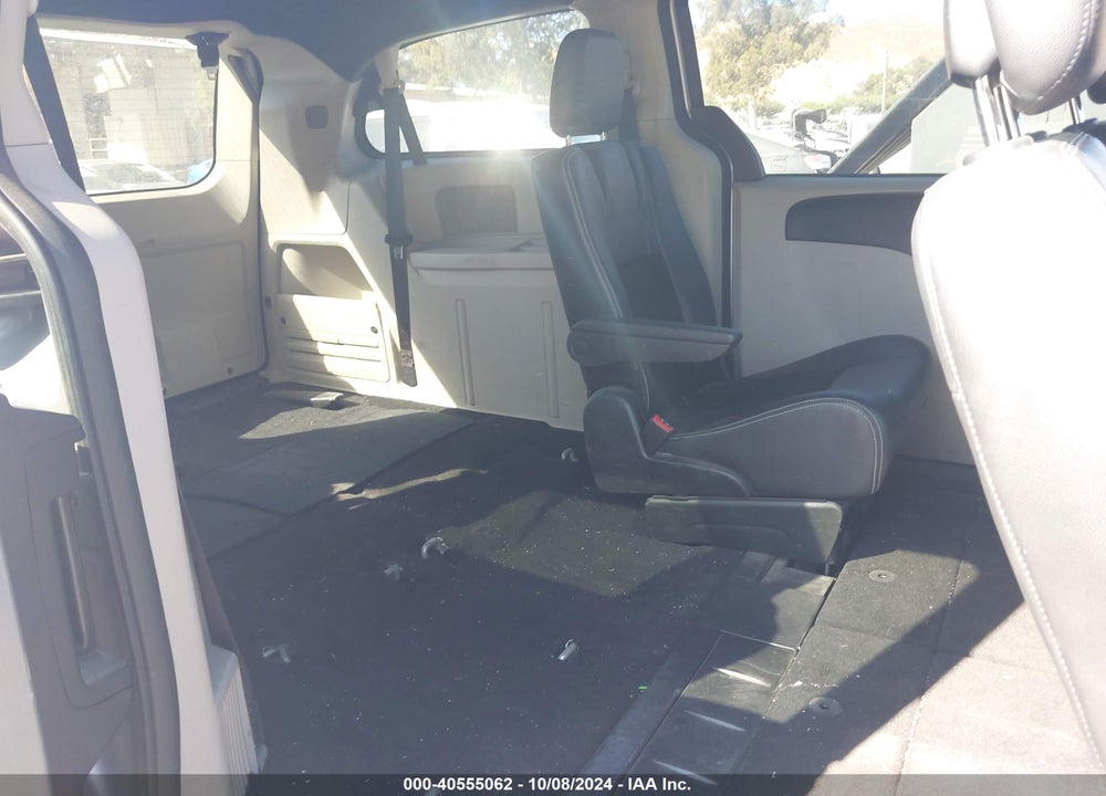 2017 DODGE GRAND CARAVAN SXT VIN: 2C4RDGCG7HR566557