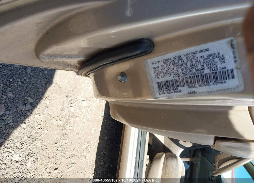 2000 TOYOTA CAMRY LE V6 VIN: 4T1BF22K5YU950369