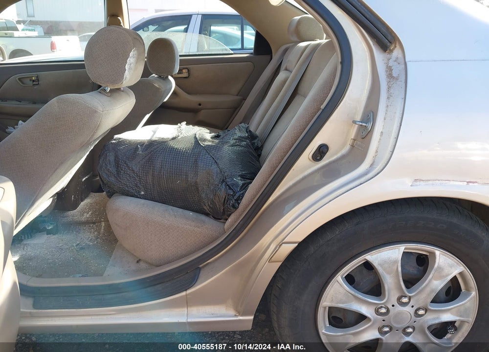 2000 TOYOTA CAMRY LE V6 VIN: 4T1BF22K5YU950369