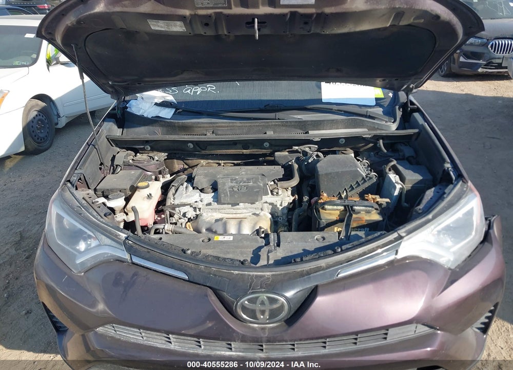 2018 TOYOTA RAV4 LE VIN: 2T3ZFREV5JW516026