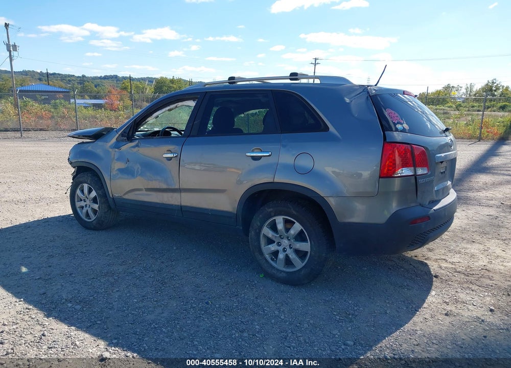 2011 KIA SORENTO LX VIN: 5XYKTCA1XBG179055