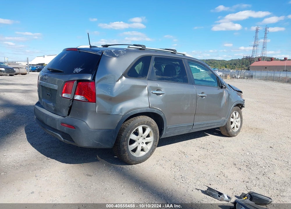 2011 KIA SORENTO LX VIN: 5XYKTCA1XBG179055