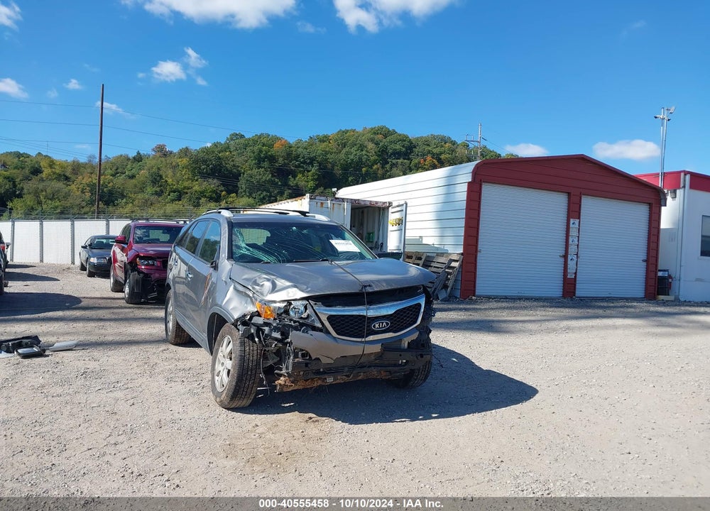 2011 KIA SORENTO LX VIN: 5XYKTCA1XBG179055