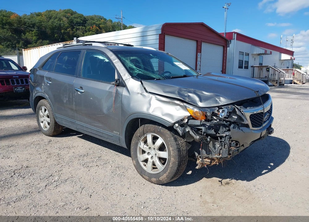 2011 KIA SORENTO LX VIN: 5XYKTCA1XBG179055