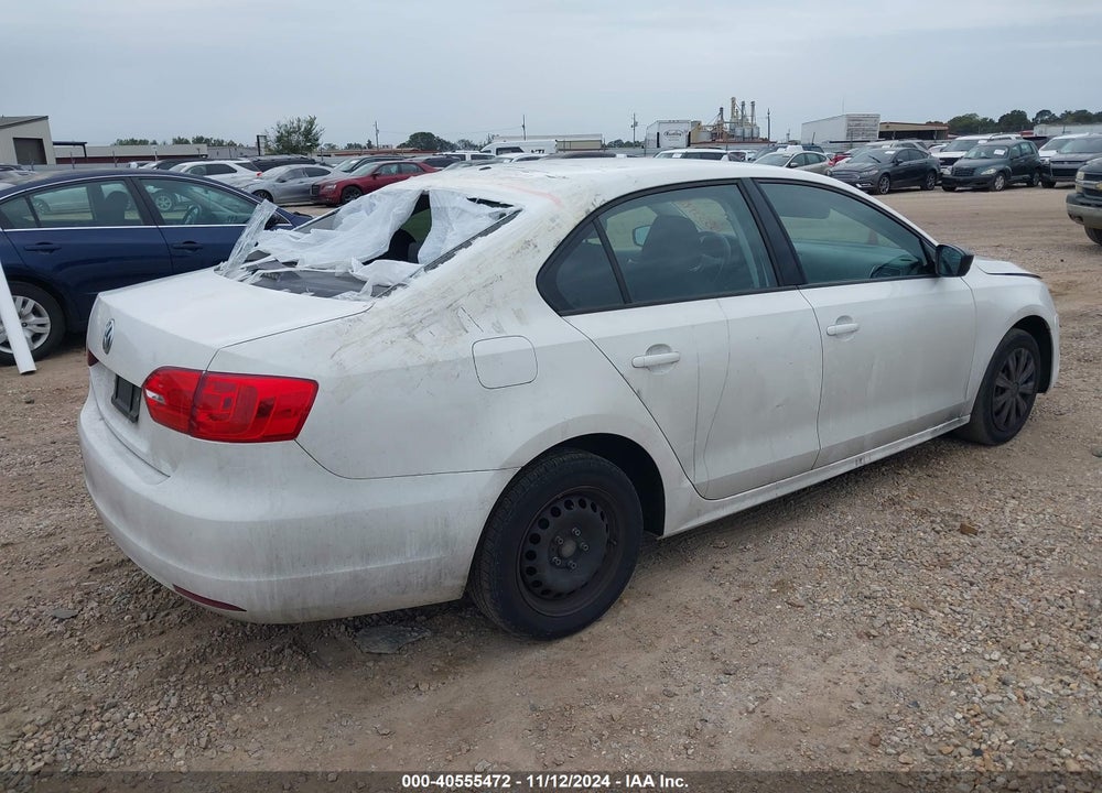 2014 VOLKSWAGEN JETTA 2.0L S VIN: 3VW2K7AJXEM235638