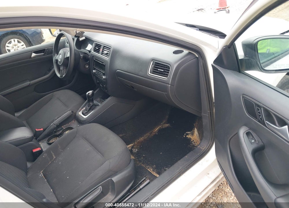2014 VOLKSWAGEN JETTA 2.0L S VIN: 3VW2K7AJXEM235638