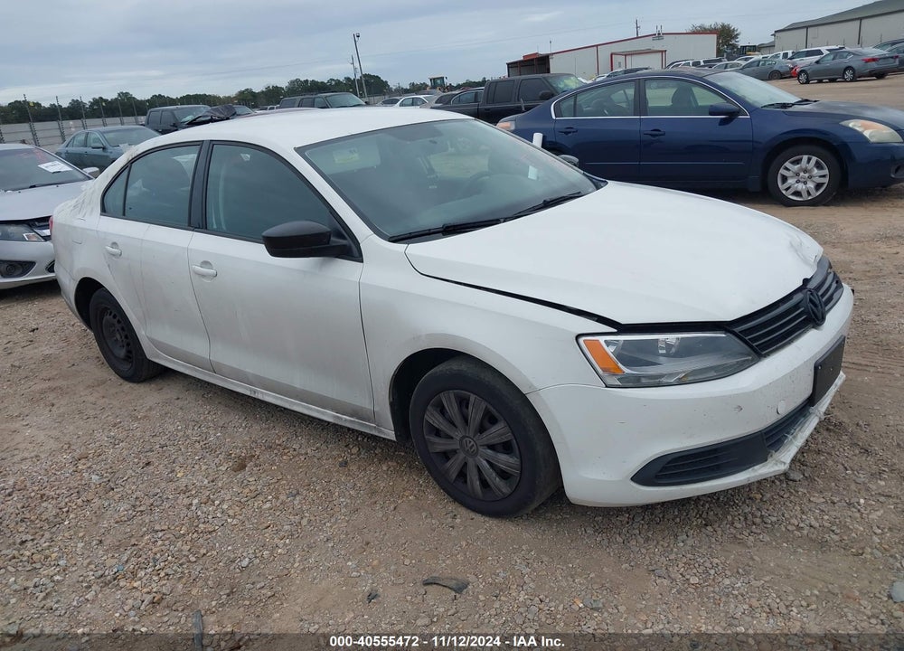 2014 VOLKSWAGEN JETTA 2.0L S VIN: 3VW2K7AJXEM235638