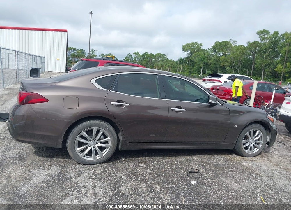2018 INFINITI Q70 3.7 LUXE VIN: JN1BY1AP2JM180162