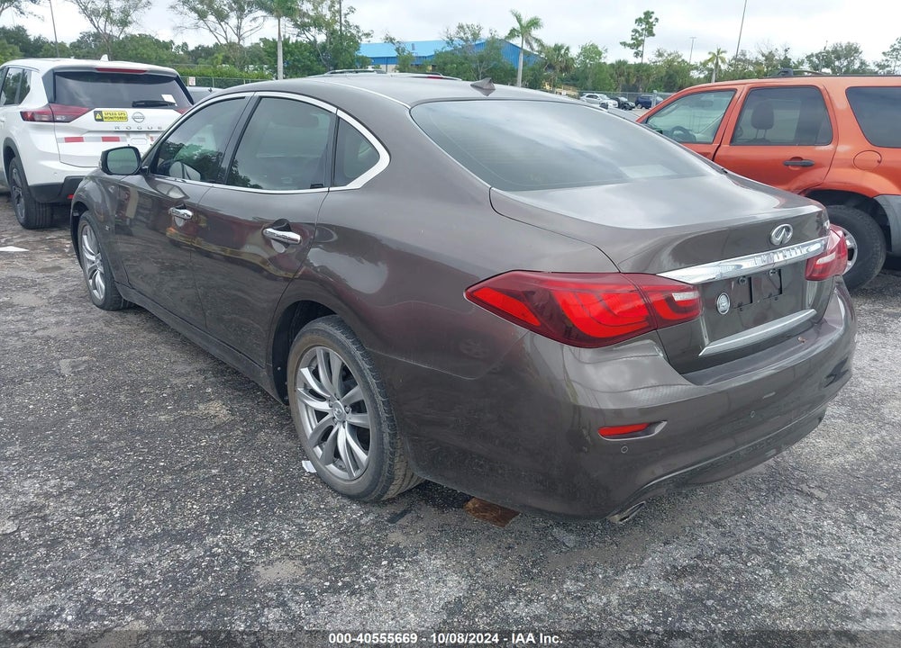 2018 INFINITI Q70 3.7 LUXE VIN: JN1BY1AP2JM180162