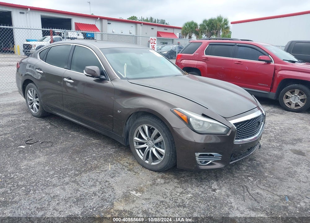 2018 INFINITI Q70 3.7 LUXE VIN: JN1BY1AP2JM180162