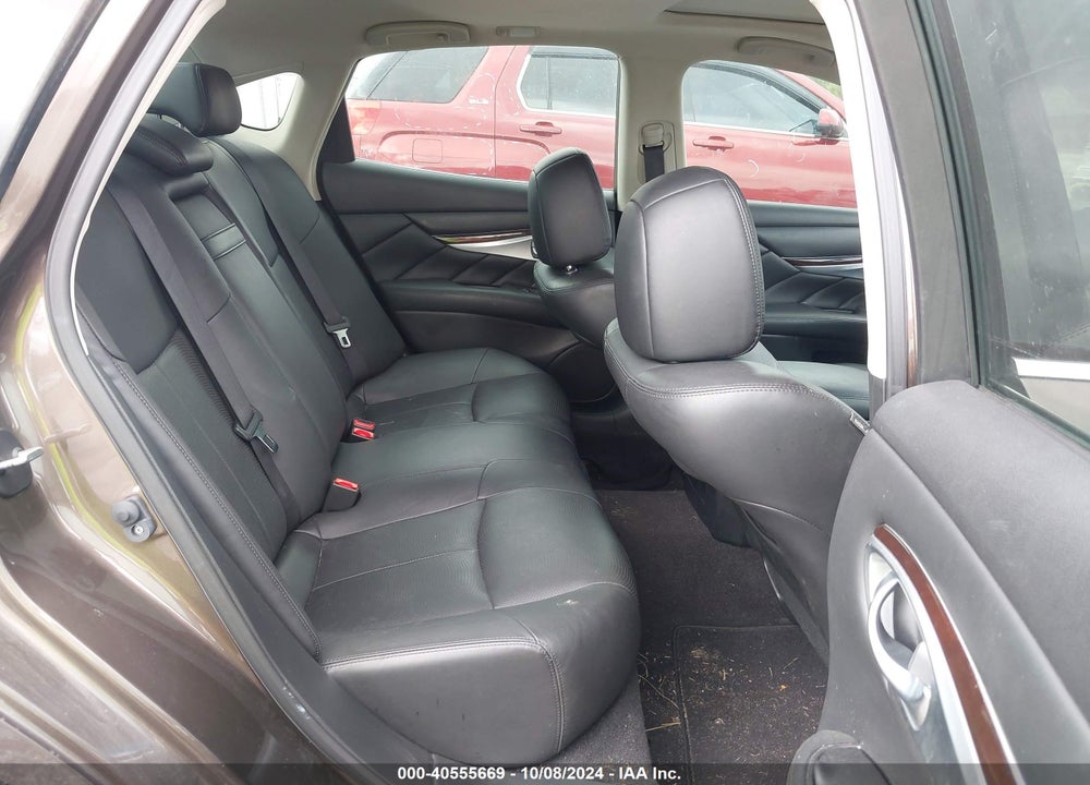 2018 INFINITI Q70 3.7 LUXE VIN: JN1BY1AP2JM180162