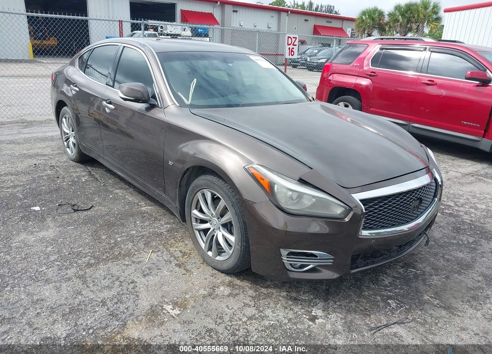 2018 INFINITI Q70 3.7 LUXE VIN: JN1BY1AP2JM180162