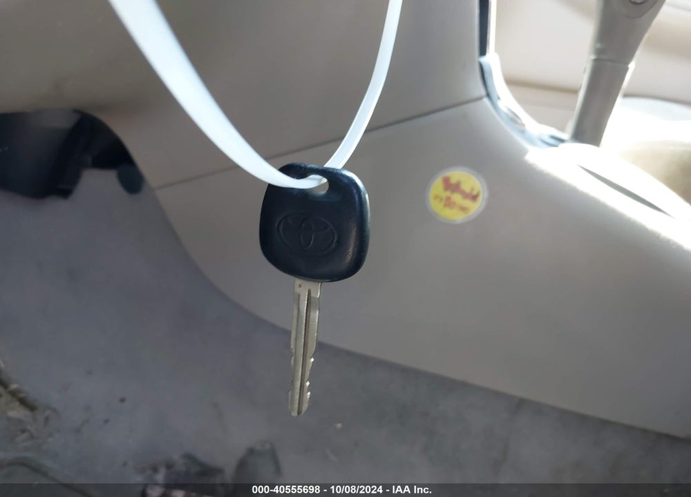 2005 TOYOTA COROLLA CE VIN: 2T1BR32E55C327242