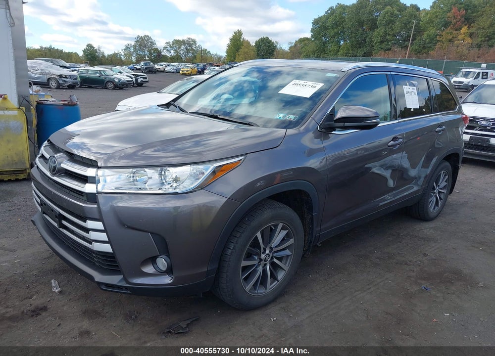 2019 TOYOTA HIGHLANDER XLE VIN: 5TDJZRFH6KS620850