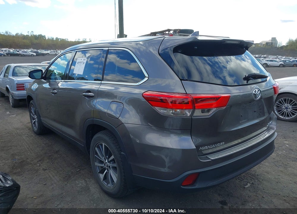 2019 TOYOTA HIGHLANDER XLE VIN: 5TDJZRFH6KS620850