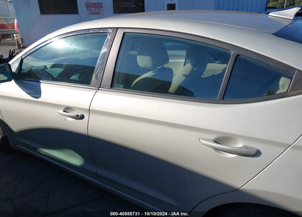 2017 HYUNDAI ELANTRA SE VIN: 5NPD74LF3HH195028