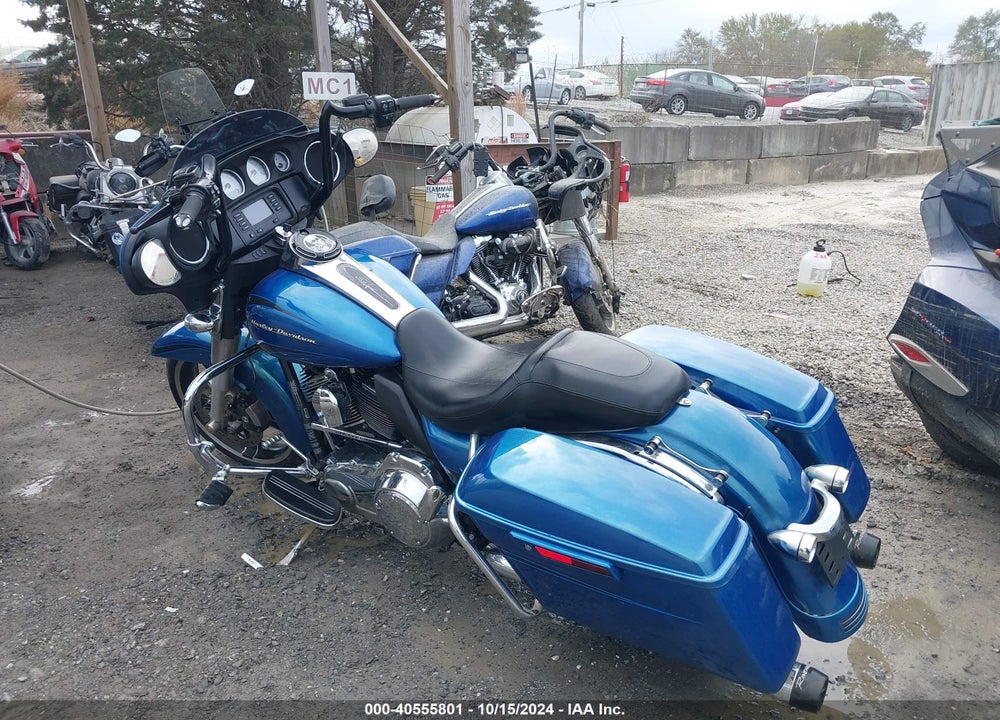 2014 HARLEY-DAVIDSON FLHX STREET GLIDE VIN: 1HD1KBM11EB695533