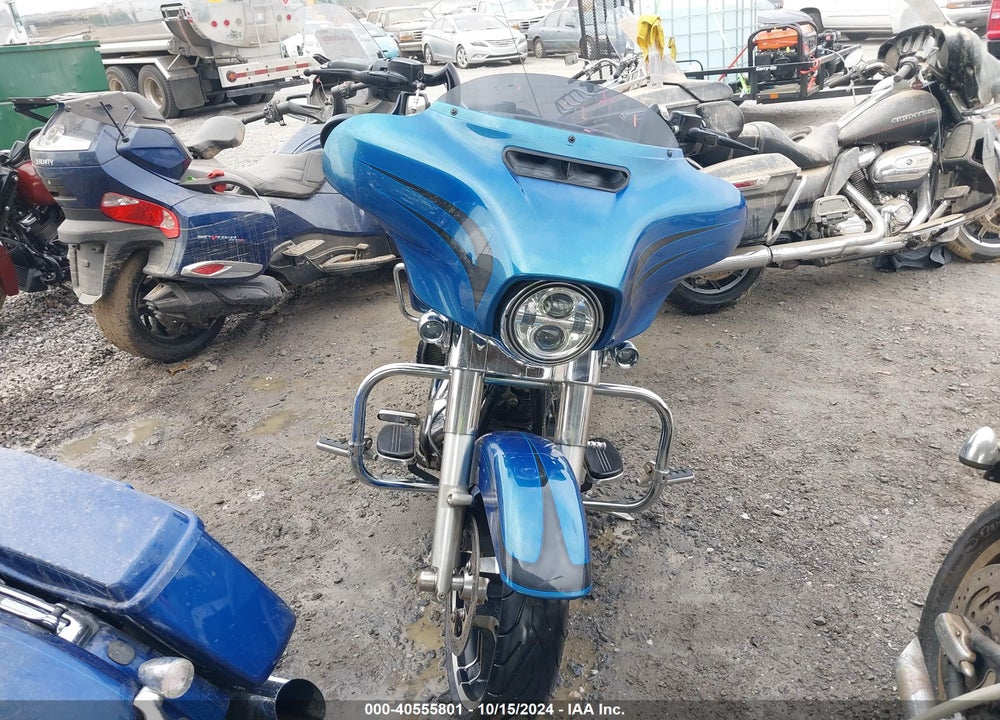 2014 HARLEY-DAVIDSON FLHX STREET GLIDE VIN: 1HD1KBM11EB695533