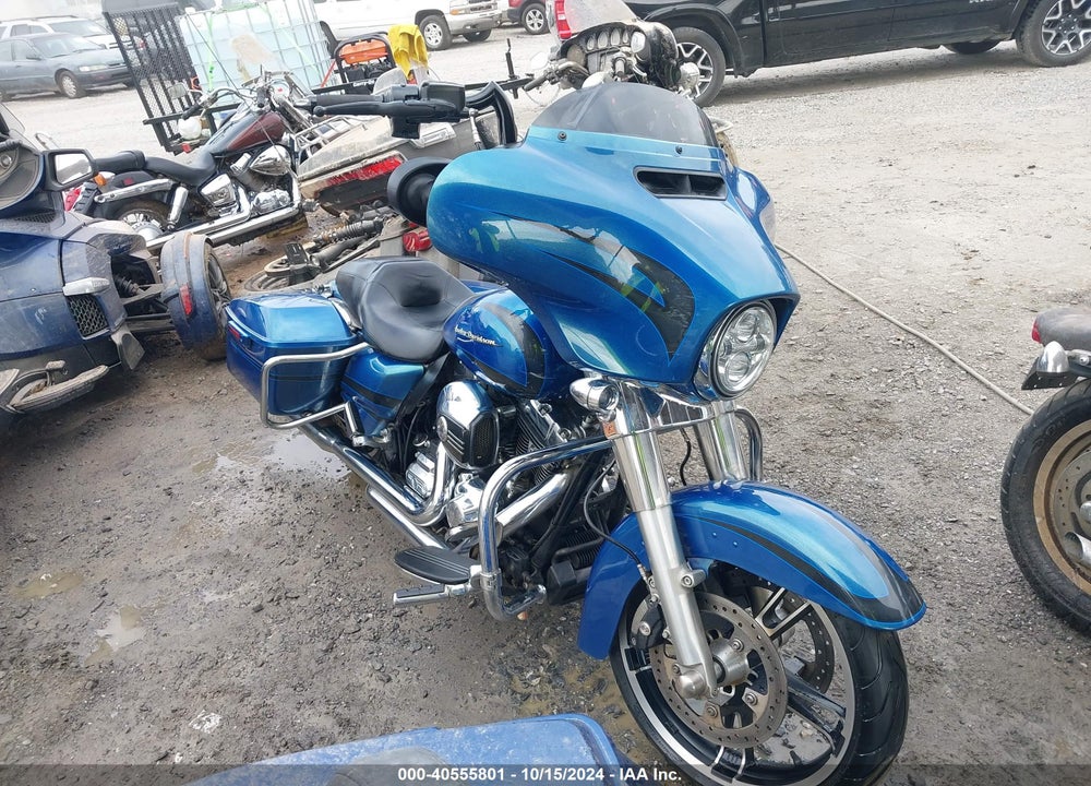 2014 HARLEY-DAVIDSON FLHX STREET GLIDE VIN: 1HD1KBM11EB695533