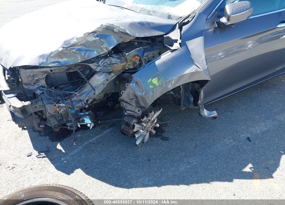 2013 HONDA ACCORD EX-L V-6 VIN: 1HGCR3F80DA010143