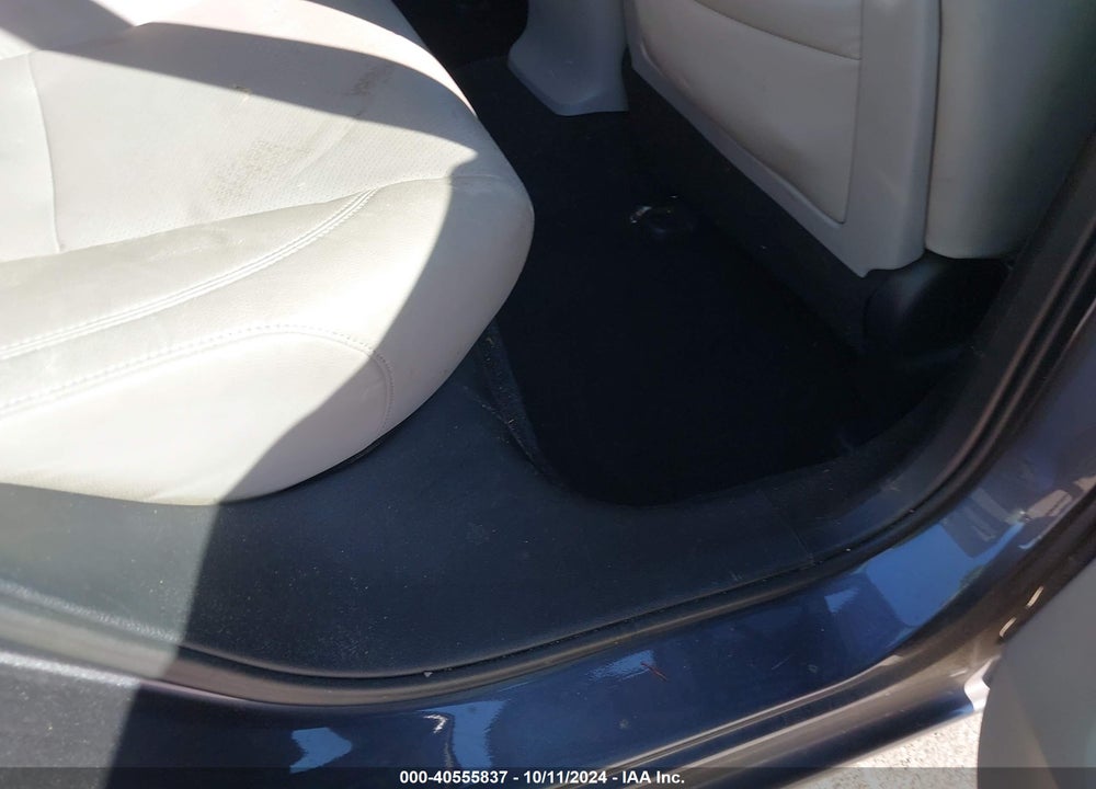 2013 HONDA ACCORD EX-L V-6 VIN: 1HGCR3F80DA010143