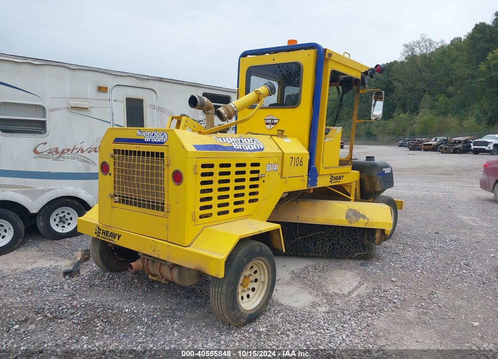 2019 SUPERIOR DT74J SWEEPER VIN: 819506