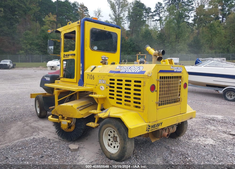 2019 SUPERIOR DT74J SWEEPER VIN: 819506