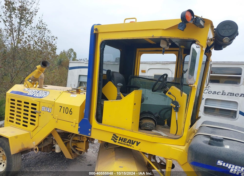2019 SUPERIOR DT74J SWEEPER VIN: 819506