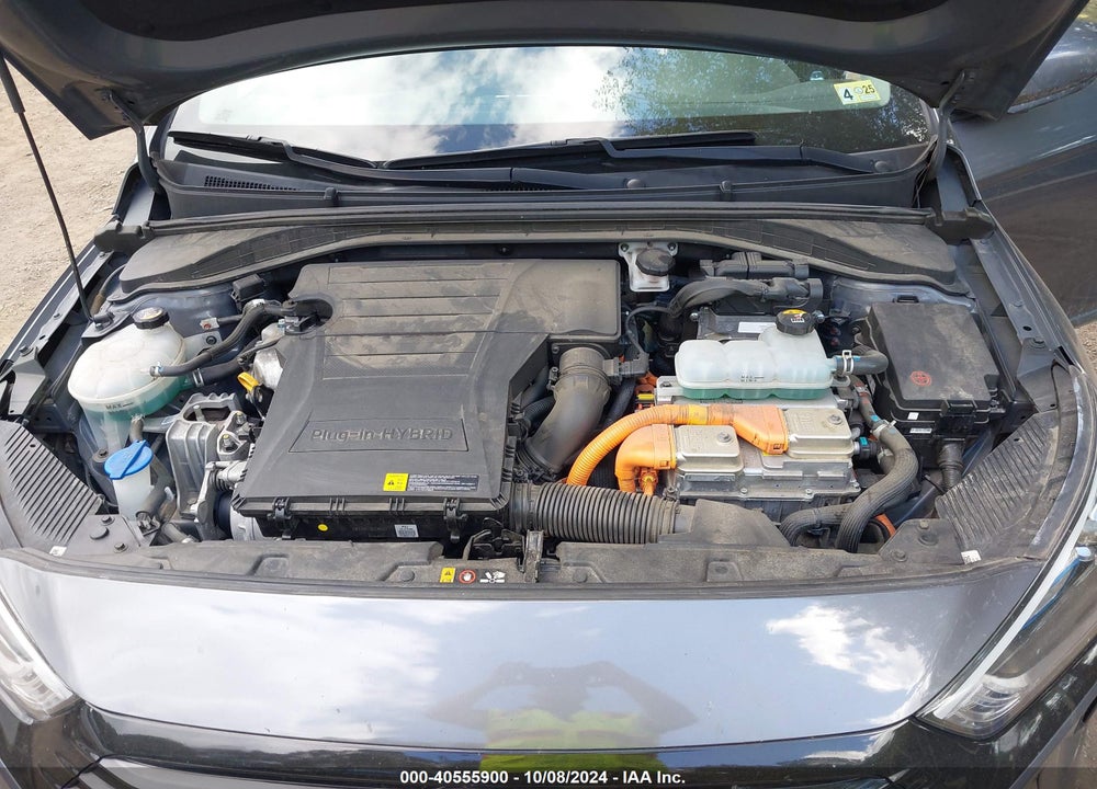2018 HYUNDAI IONIQ PLUG-IN HYBRID VIN: KMHC65LD5JU104125