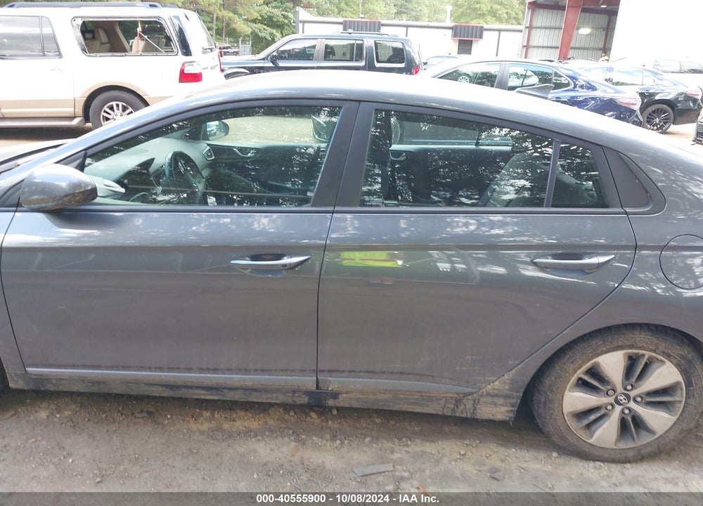 2018 HYUNDAI IONIQ PLUG-IN HYBRID VIN: KMHC65LD5JU104125