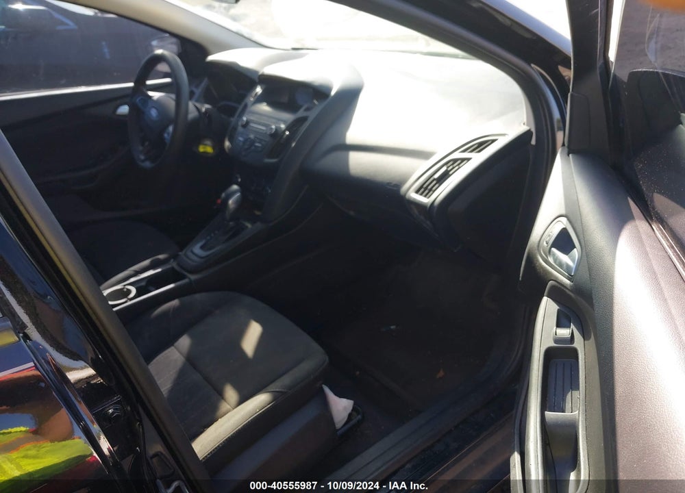2018 FORD FOCUS SE VIN: 1FADP3F21JL237061