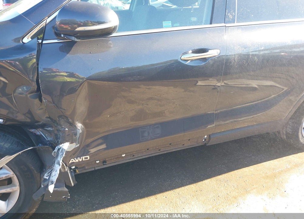 2018 KIA SORENTO 2.4L LX VIN: 5XYPGDA32JG388371