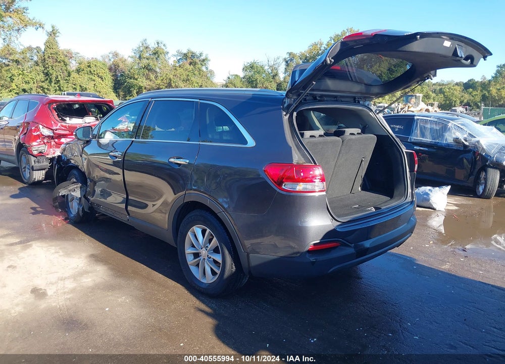 2018 KIA SORENTO 2.4L LX VIN: 5XYPGDA32JG388371