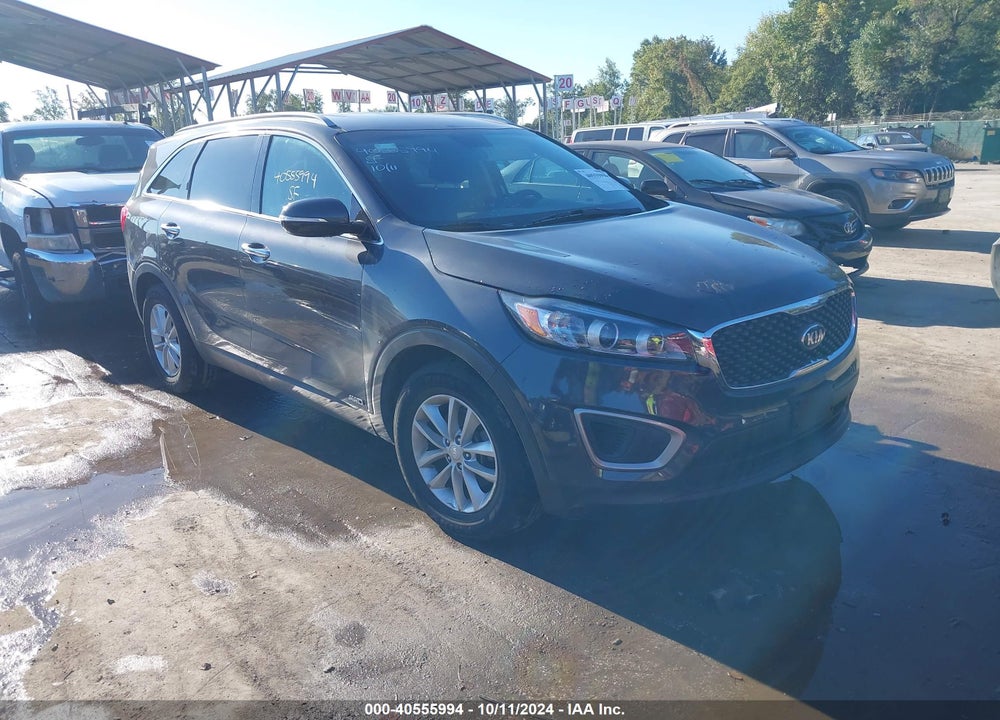 2018 KIA SORENTO 2.4L LX VIN: 5XYPGDA32JG388371