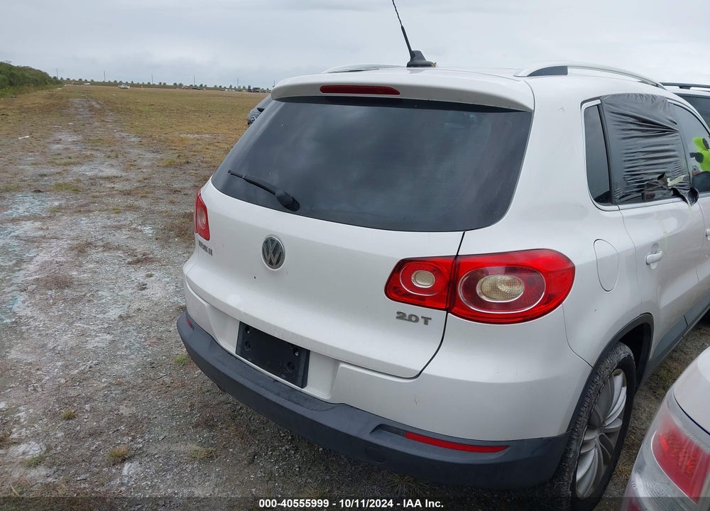 2011 VOLKSWAGEN TIGUAN SE VIN: WVGAV7AXXBW523743