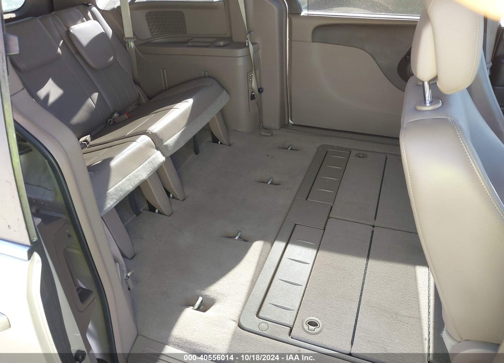 2011 CHRYSLER TOWN & COUNTRY TOURING-L VIN: 2A4RR8DG7BR744815