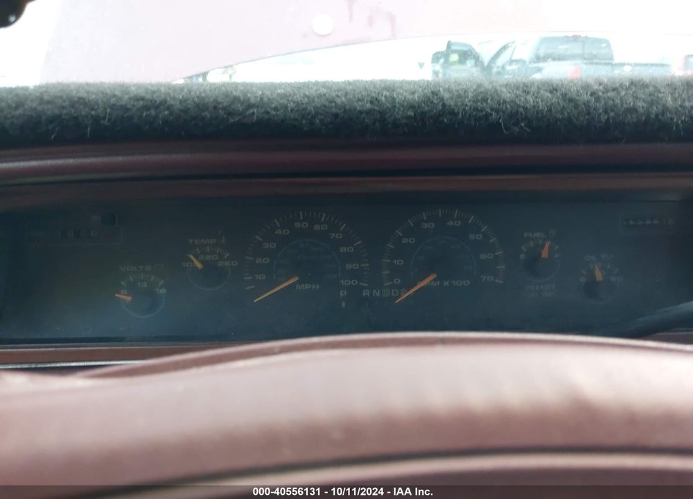 1992 OLDSMOBILE CUSTOM CRUISER VIN: 1G3BP8372NW301255