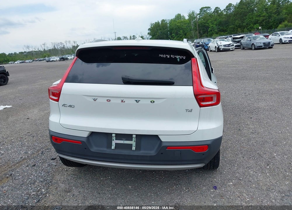 2019 VOLVO XC40 T4 MOMENTUM VIN: YV4AC2HK7K2107905