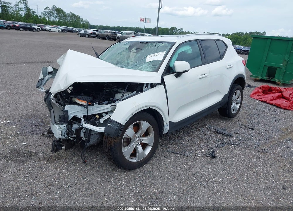 2019 VOLVO XC40 T4 MOMENTUM VIN: YV4AC2HK7K2107905