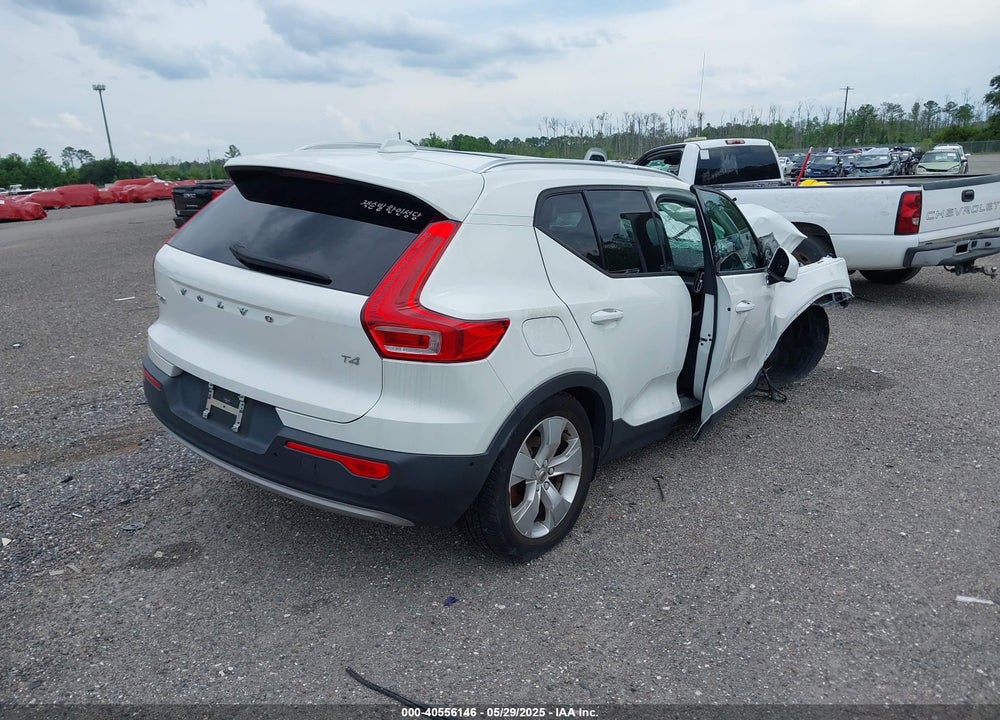2019 VOLVO XC40 T4 MOMENTUM VIN: YV4AC2HK7K2107905